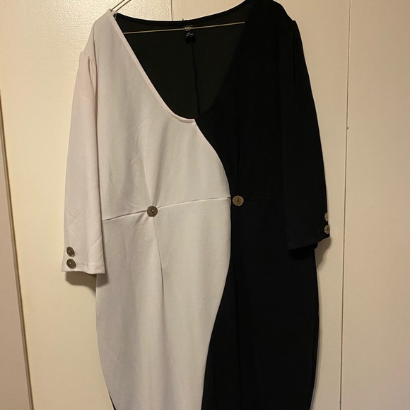 Color blocked dress - Picture 2 of 3